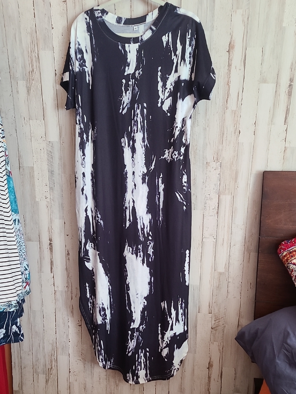 Black & White Abstract Print Maxi Dress